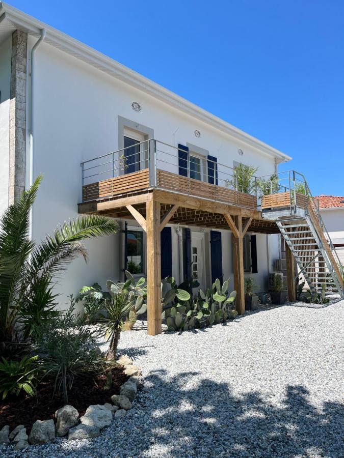 Escapade Ocean Apartment Лабен Екстериор снимка